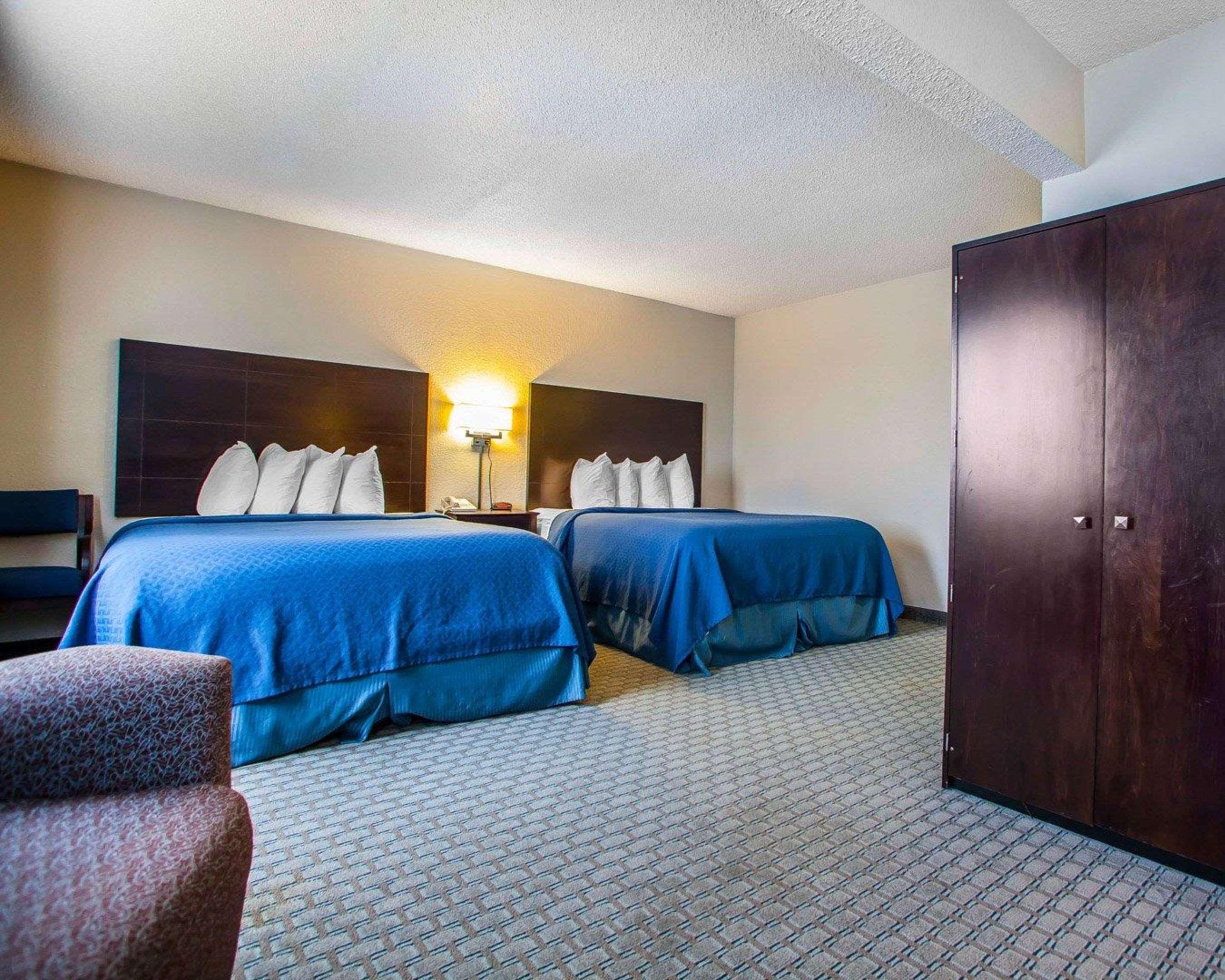 Quality Inn & Suites Ankeny-Des Moines Bagian luar foto