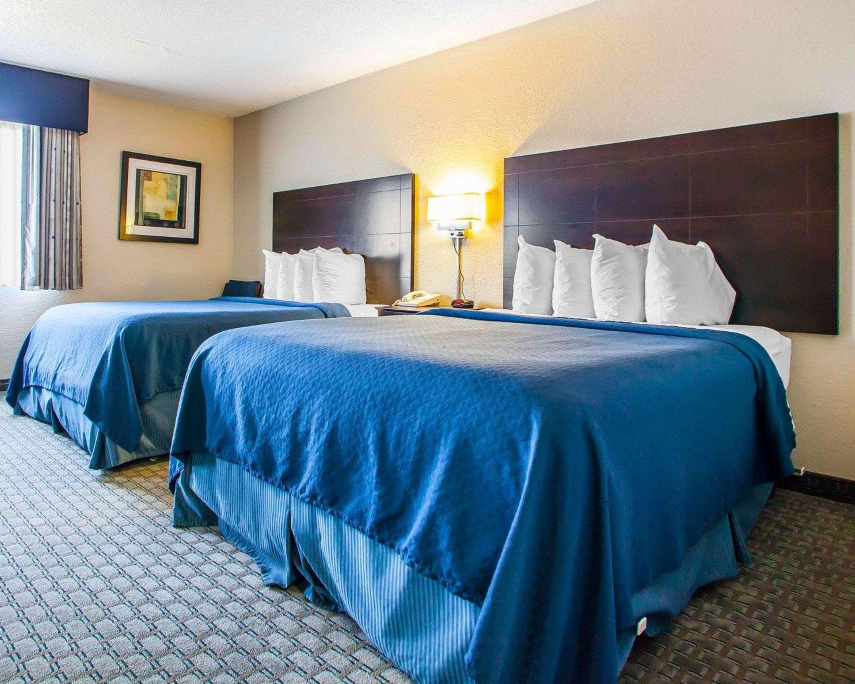 Quality Inn & Suites Ankeny-Des Moines Bagian luar foto