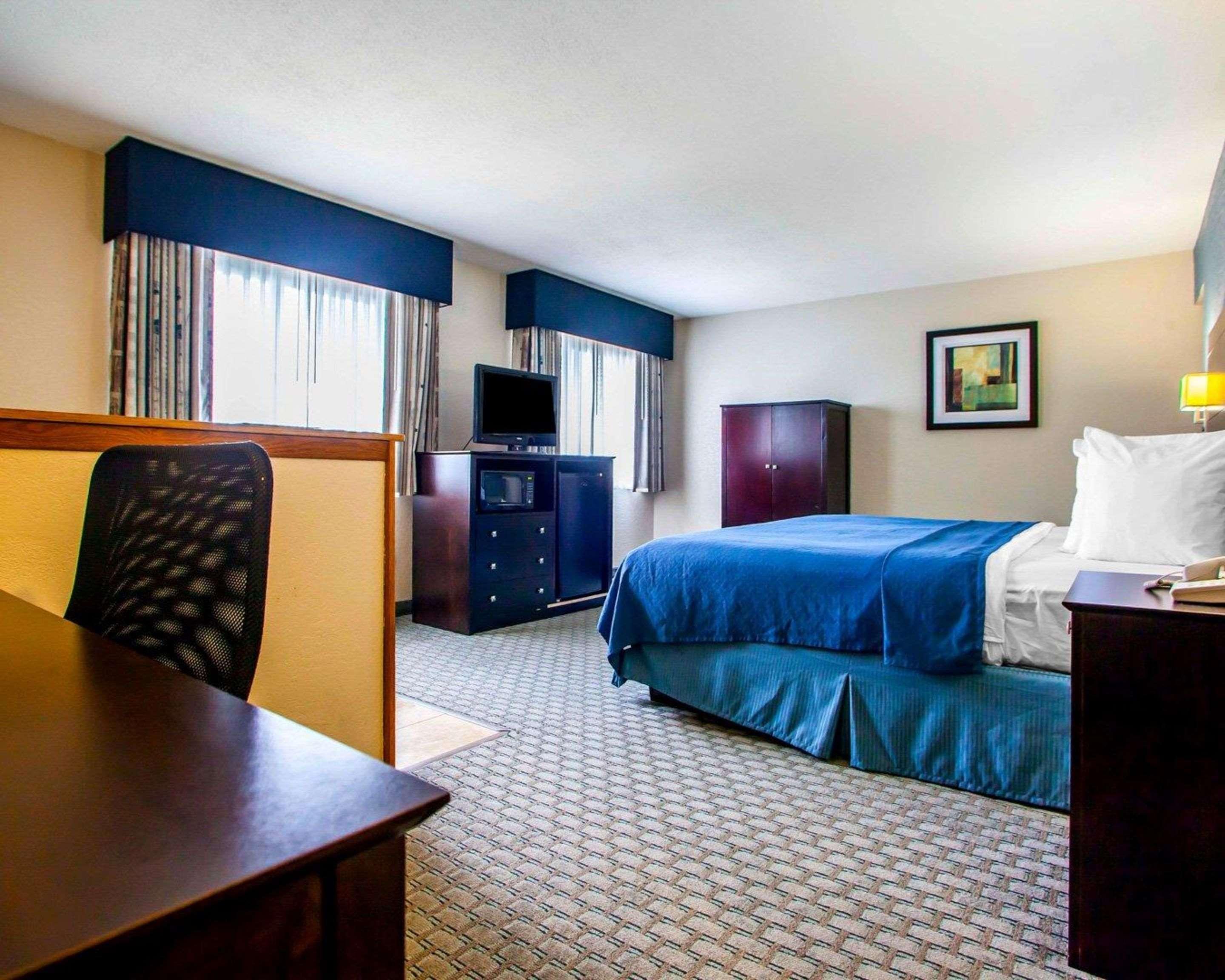 Quality Inn & Suites Ankeny-Des Moines Bagian luar foto