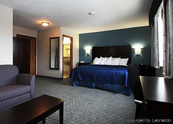 Quality Inn & Suites Ankeny-Des Moines Bagian luar foto