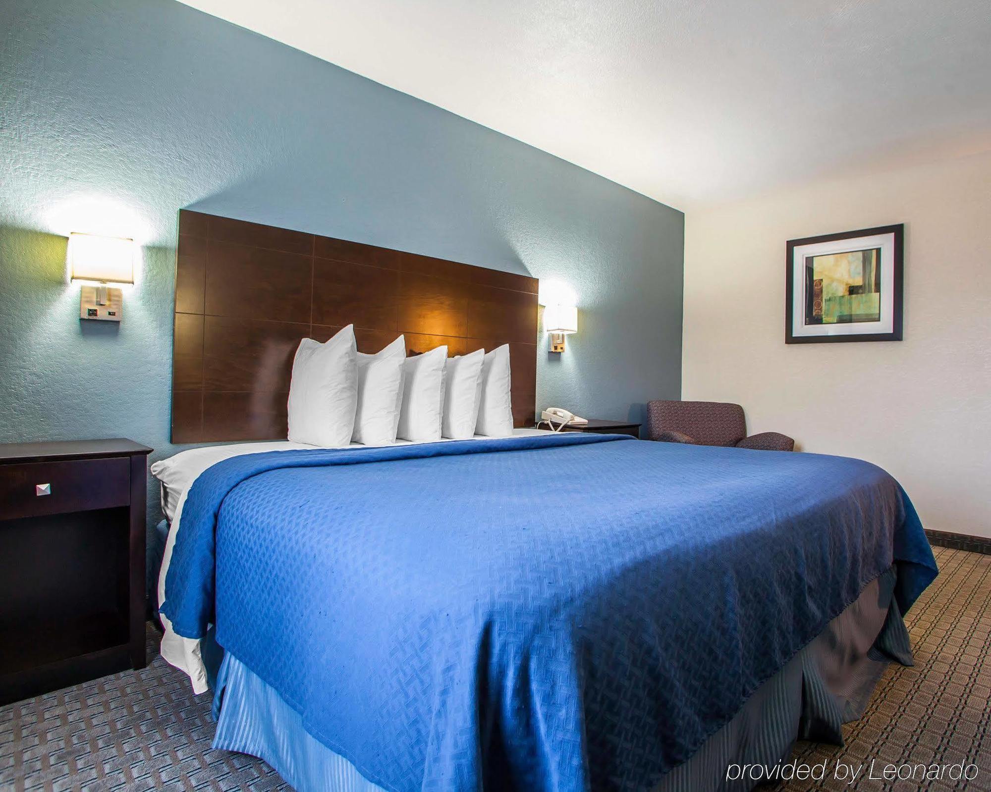 Quality Inn & Suites Ankeny-Des Moines Bagian luar foto